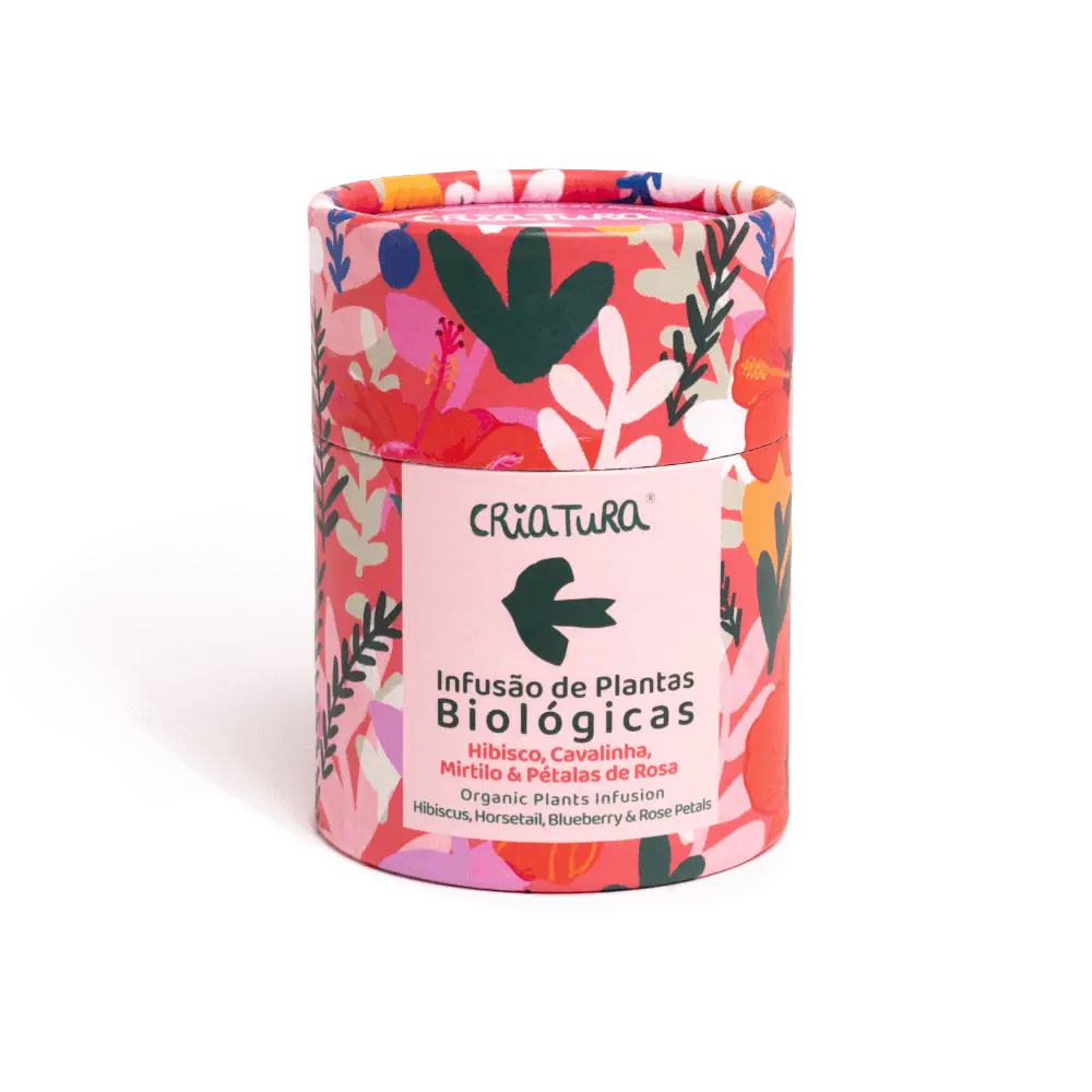 Aufguss aus Hibiskus, Schachtelhalm, Heidelbeeren und Bio-Rosenblüten